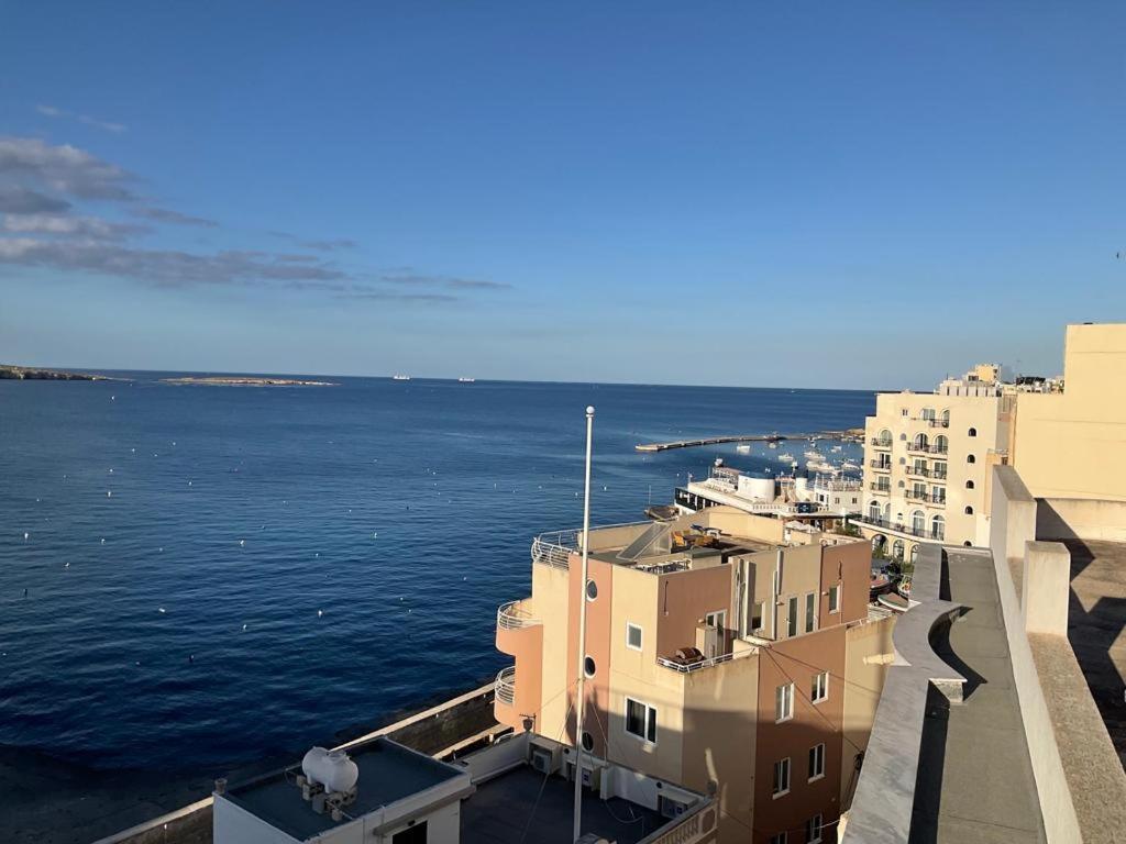 Apartment The Sea Across The Road Penthouse 5