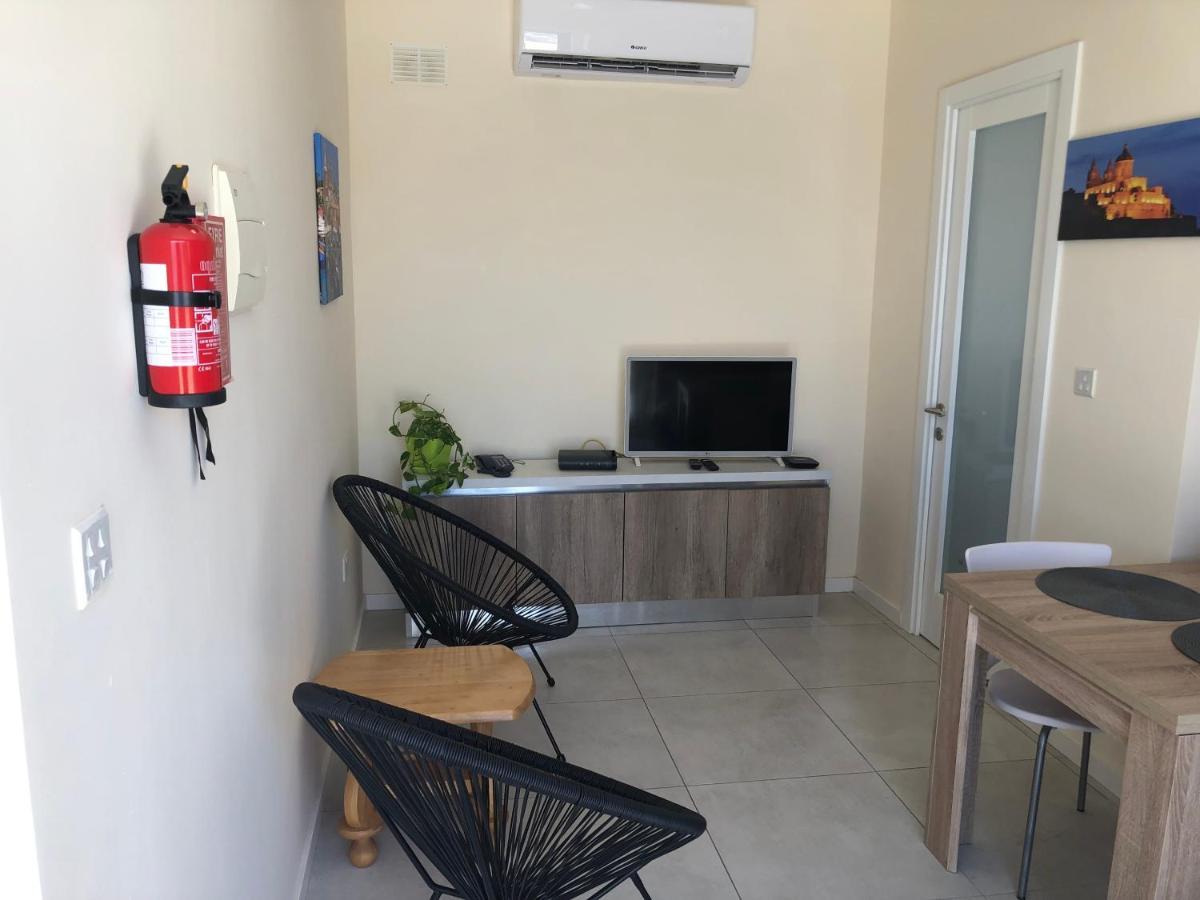 Apartment The Sea Across The Road Penthouse 5 *