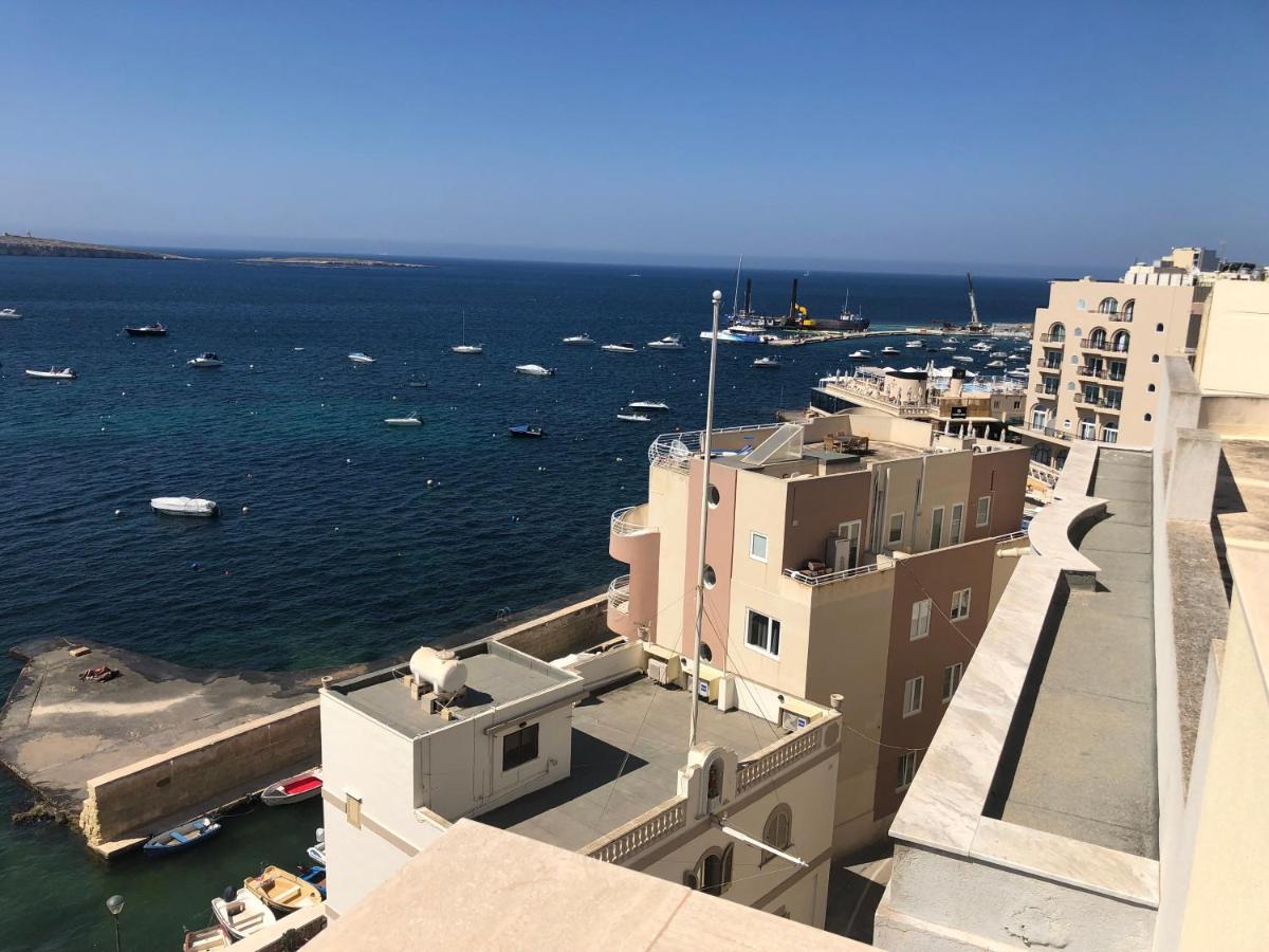 The Sea Across The Road Penthouse 5 *