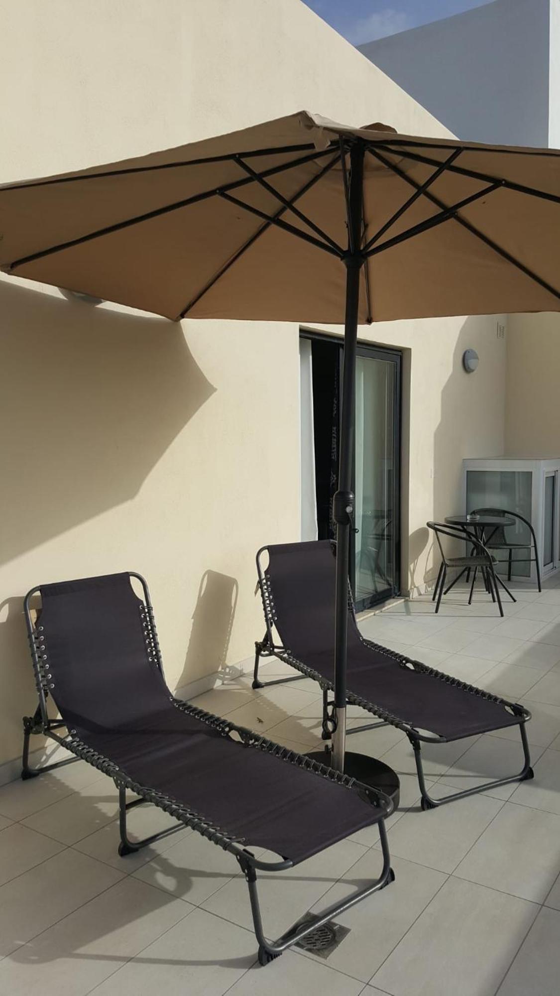 Apartment The Sea Across The Road Penthouse 5